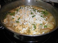 Patatas con bacalao y salsa verde
