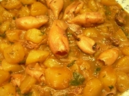 Patatas con chipirones