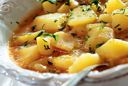 Patatas guisadas con almendras