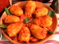 Patatas rellenas de carnes picadas