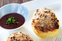 Patatas rellenas de piés de cerdo, pasas, piñones y trufa