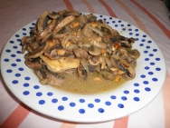 Pechugas de pollo con champiñones y mostaza