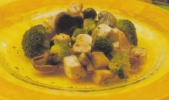 Pechugas de pollo con setas y brécol