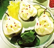 Peras al queso y pimienta rosa