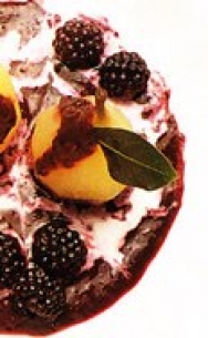 Peras con salsa de moras