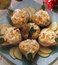 Peras rellenas de nata con salsa de café