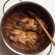 Perdices rellenas con ciruelas