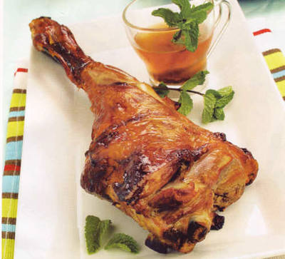 Pierna de lechal con salsa de menta