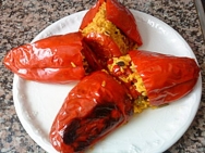 Pimientos rellenos de carne y  arroz