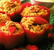 Pimientos rellenos de nueces y queso
