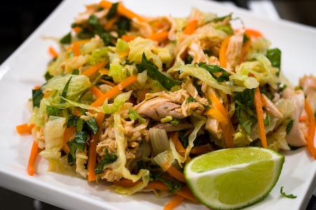 Pollo a la vietnamita con cacahuetes