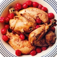 Pollo con guindas