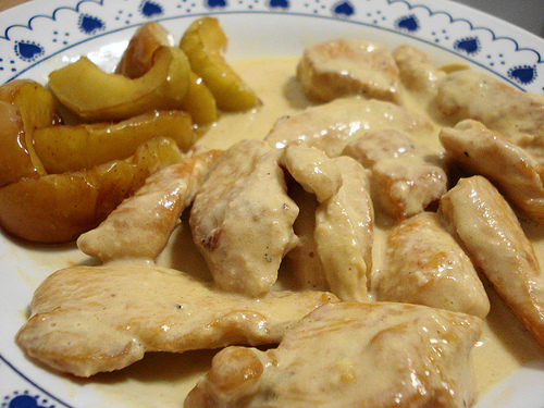 Pollo con manzanas al yogur
