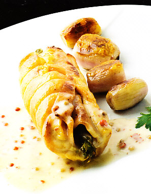 Pollo con salsa de pimienta rosa