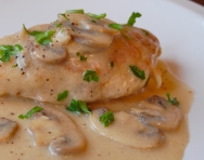 Pollo en salsa de champiñones