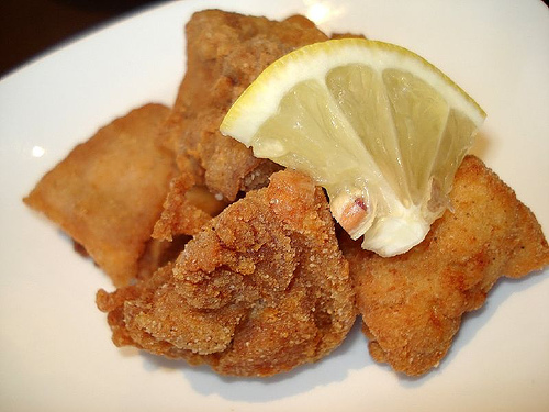 Pollo frito marinado (Tori kara-age)