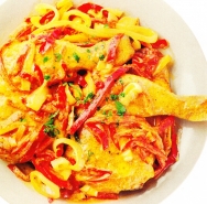 Pollo salteado a la pimienta