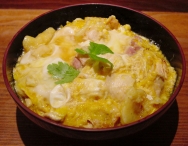 Pollo y huevo con arroz (Oyakodon)