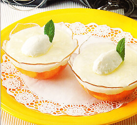 Postre de queso fresco y albaricoques