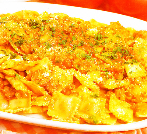 Ravioli a la boloñesa