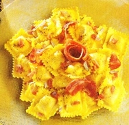 Ravioli con azafrán, panceta y salvia