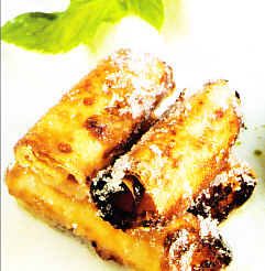 Rollitos de piña con cuajada de coco