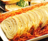 Rollo de huevos con gelatina