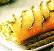 Rollo relleno de espárragos verdes al queso