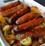 Salchichas al horno con hierbas aromáticas