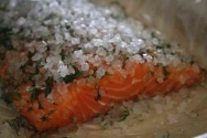 Salmón a la sal