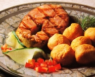 Salmón al grill con patatas Dauphine