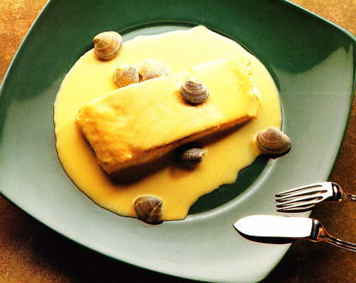 Salmón con almejas al cava