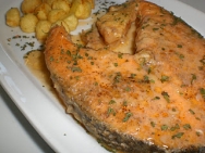 Salmón con garbanzos