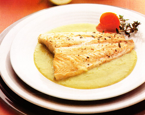 Salmón con puré de pimientos