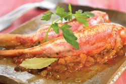Salmonetes a la livornesa