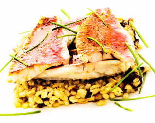 Salmonetes con cebada salteada