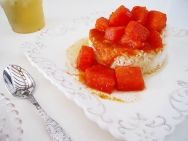 Sandia con gambas y coco