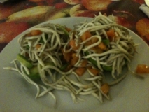 Aguacates rellenos con gulas