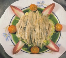 Receta de Anchoas marinadas sobre ensalada de endibias