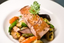 Atún con verduras asadas