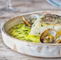 Receta de Bacalao con almejas en salsa verde