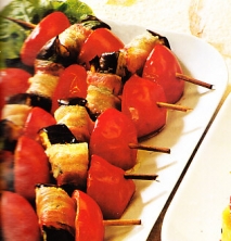 Brochetas de berenjenas y tomates