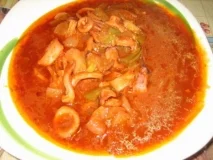 Receta de Calamares con salsa, aromatizada con orujo