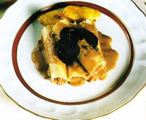 Canelones de perdiz con salsa de trufa