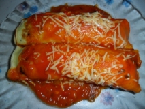 Canelones rellenos de guisantes y almendras