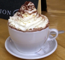 Chocolate a la taza con nata
