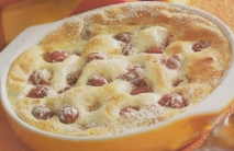 Clafoutis con cerezas y almendras