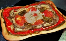 Coca de recapte con escalibada y mozzarella