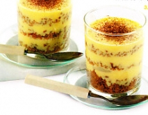 Crema helada con galleta crujiente
