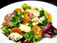 Ensalada de berros, mandarinas y queso gorgonzola